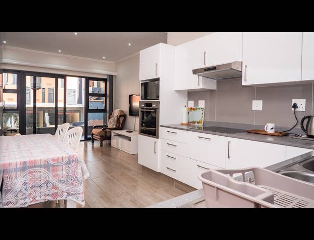 2 BEDROOM APARTMENT FOR SALE IN UMHLANGA RIDGE